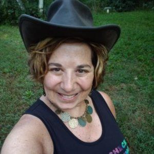 Meet your Posher, Linda